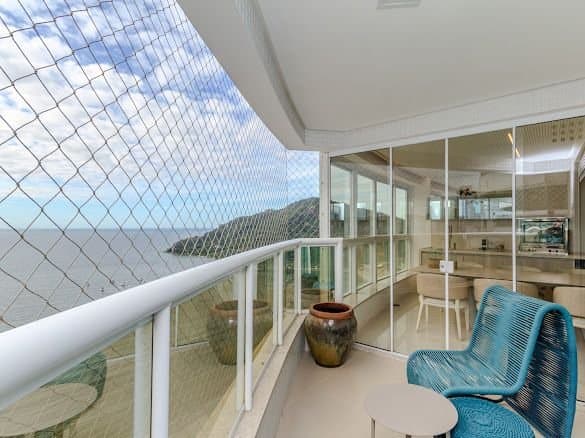 Apartamento de 4 quartos com 3 suítes e 179 m² em Bal. Camboriú