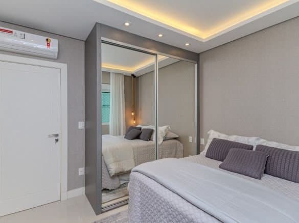Apartamento de 4 quartos com 3 suítes e 179 m² em Bal. Camboriú