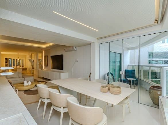 Apartamento de 4 quartos com 3 suítes e 179 m² em Bal. Camboriú