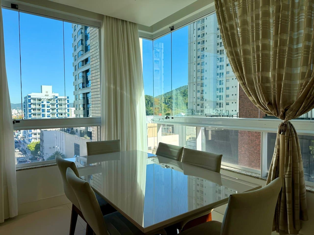 Apartamento de 3 quartos com 3 suítes e 118 m² em Bal. Camboriú