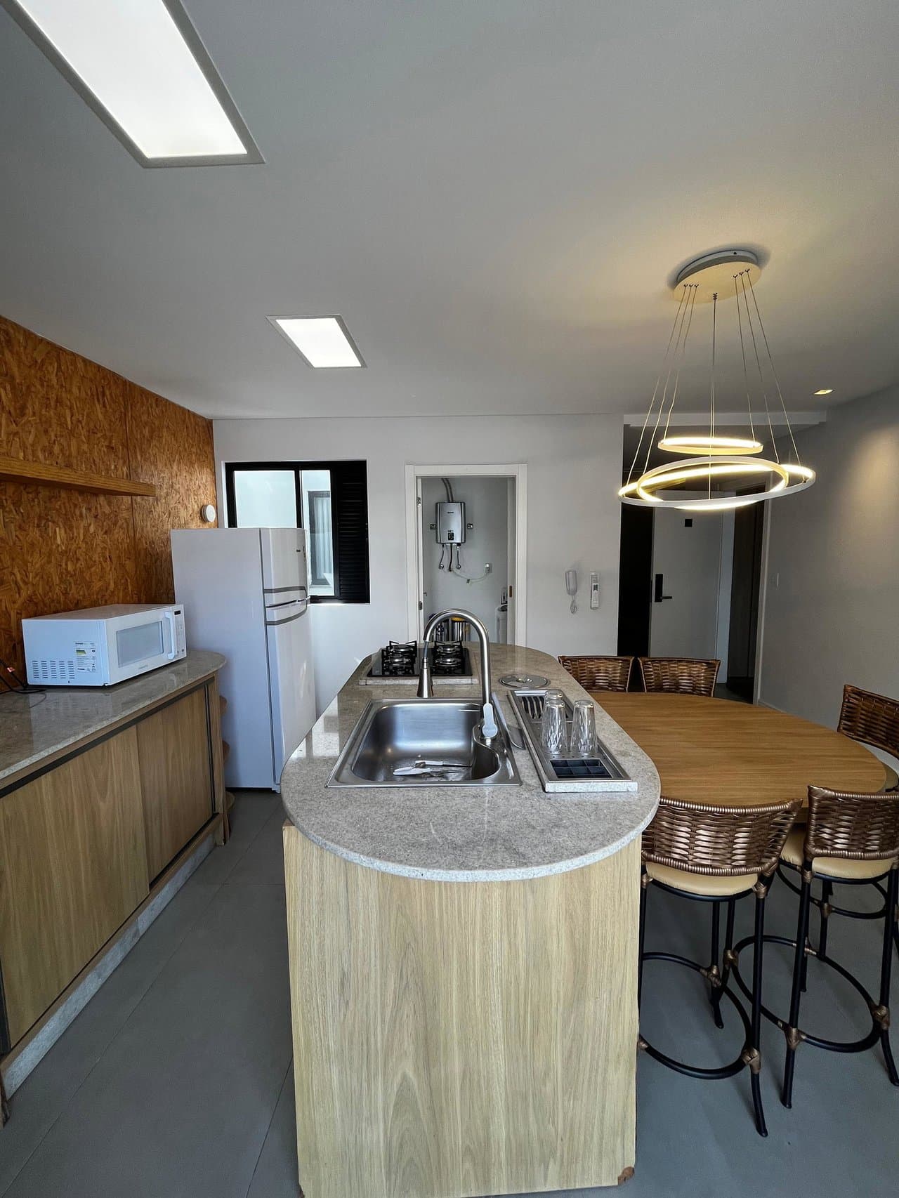 Apartamento de 3 quartos com 1 suíte e 130 m² em Bal. Camboriú