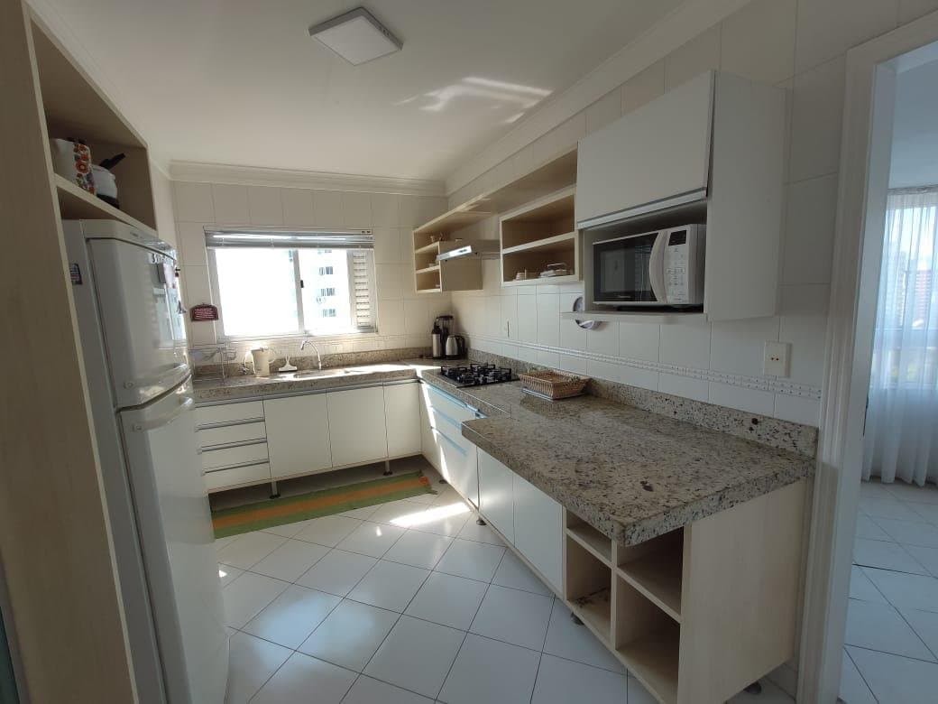 Apartamento de 3 quartos com 1 suíte e 150 m² em Bal. Camboriú