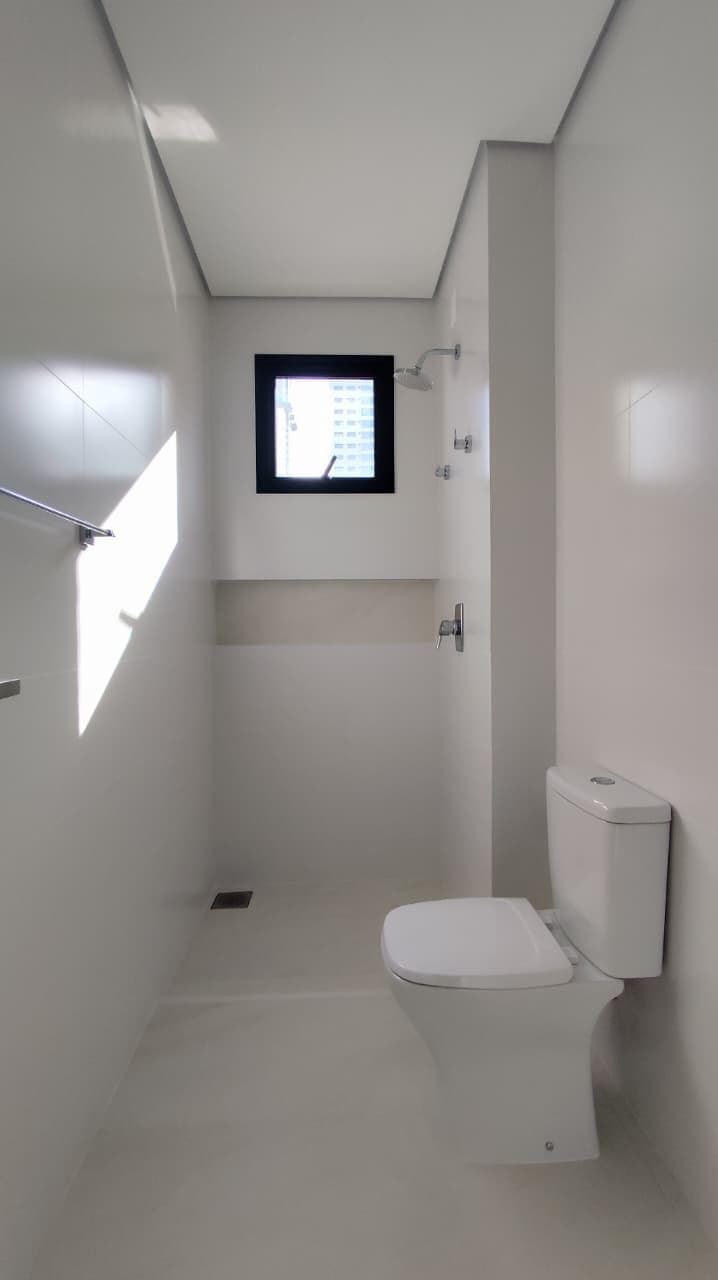 Apartamento de 4 quartos com 2 suítes e 138 m² em Bal. Camboriú