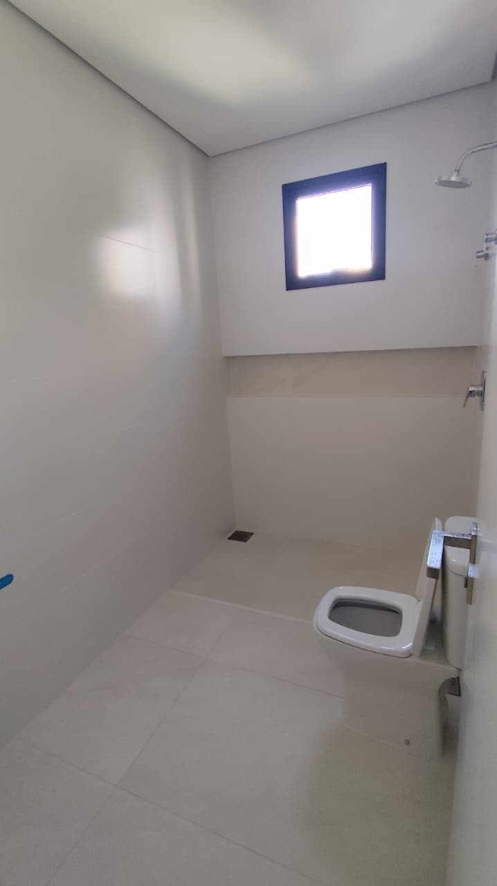 Apartamento de 4 quartos com 2 suítes e 138 m² em Bal. Camboriú