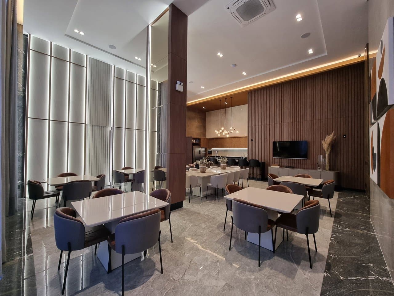 Apartamento de 4 quartos com 2 suítes e 138 m² em Bal. Camboriú