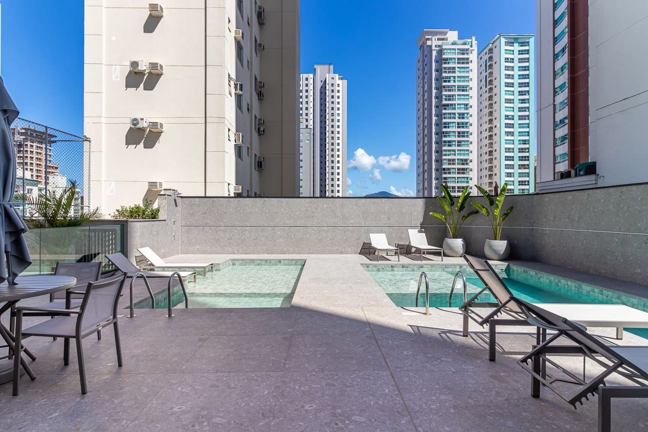 Apartamento de 4 quartos com 4 suítes e 149 m² em Bal. Camboriú