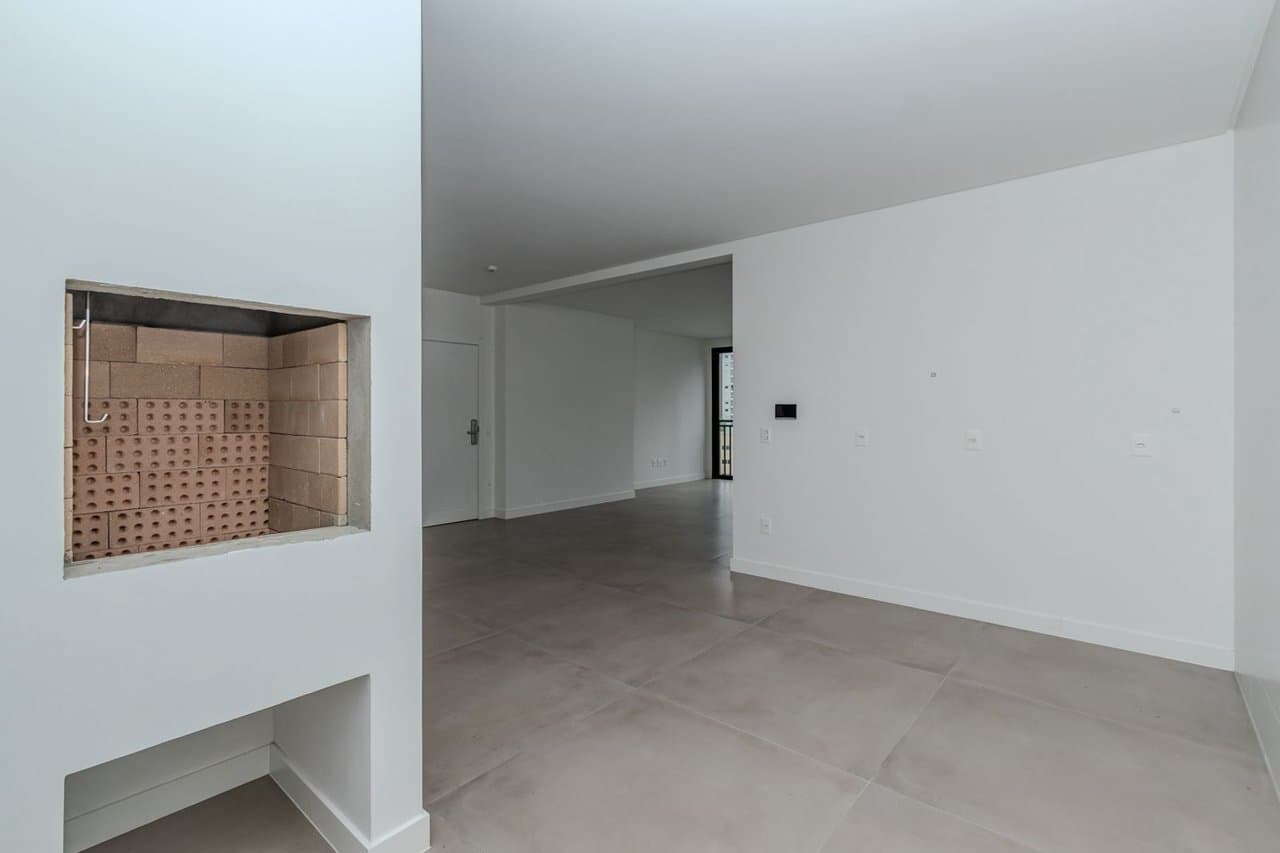 Apartamento de 4 quartos com 4 suítes e 149 m² em Bal. Camboriú