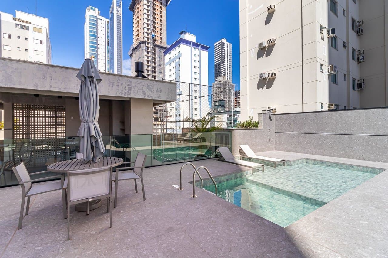 Apartamento de 4 quartos com 4 suítes e 149 m² em Bal. Camboriú