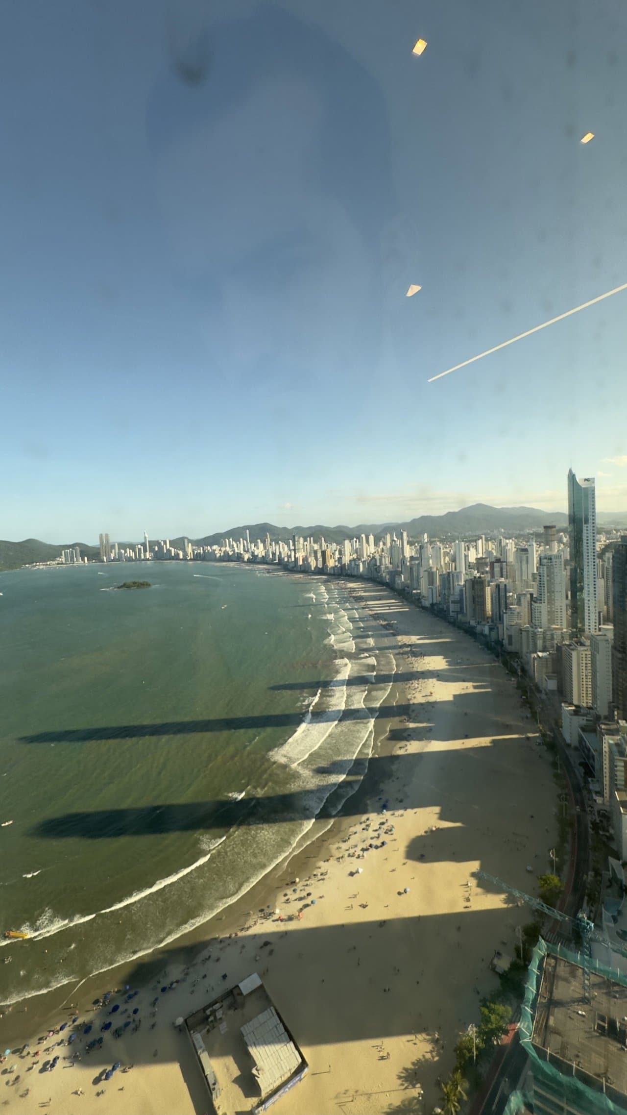 Apartamento de 3 quartos com 3 suítes e 164 m² em Bal. Camboriú