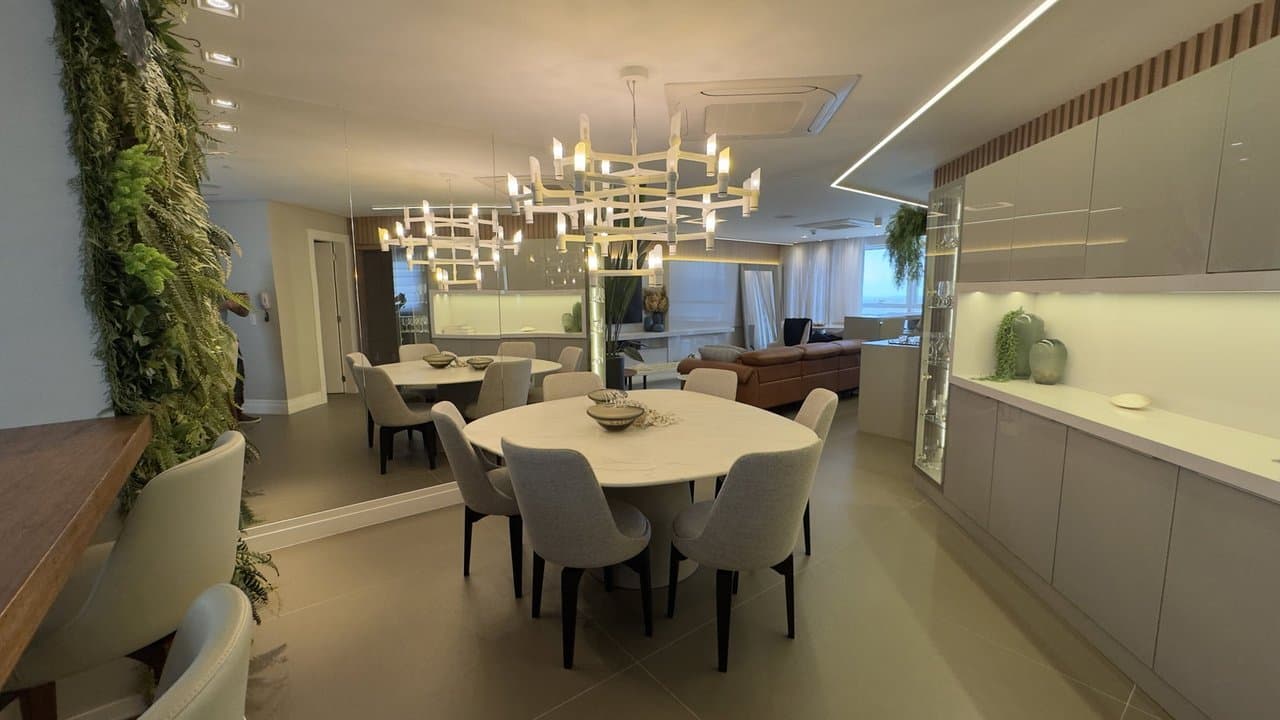 Apartamento de 3 quartos com 3 suítes e 164 m² em Bal. Camboriú