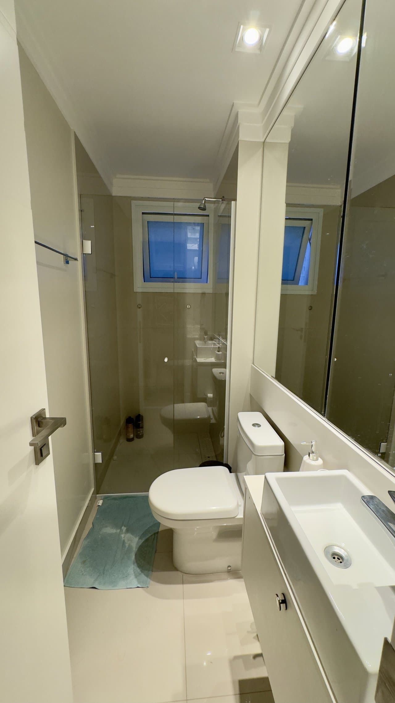 Apartamento de 3 quartos com 3 suítes e 182 m² em Bal. Camboriú