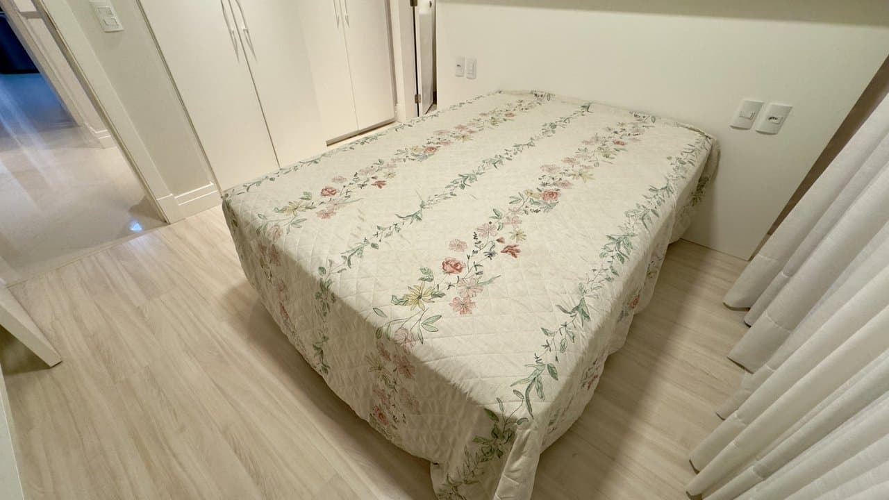 Apartamento de 3 quartos com 3 suítes e 182 m² em Bal. Camboriú