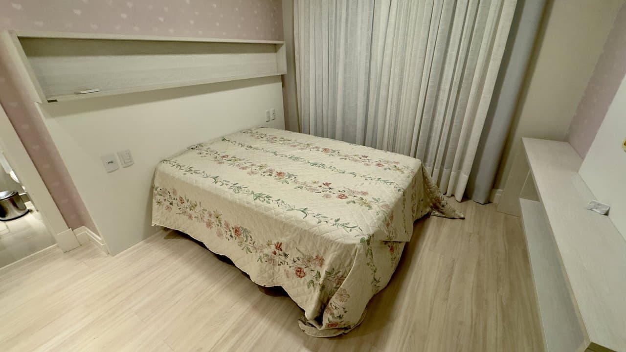 Apartamento de 3 quartos com 3 suítes e 182 m² em Bal. Camboriú