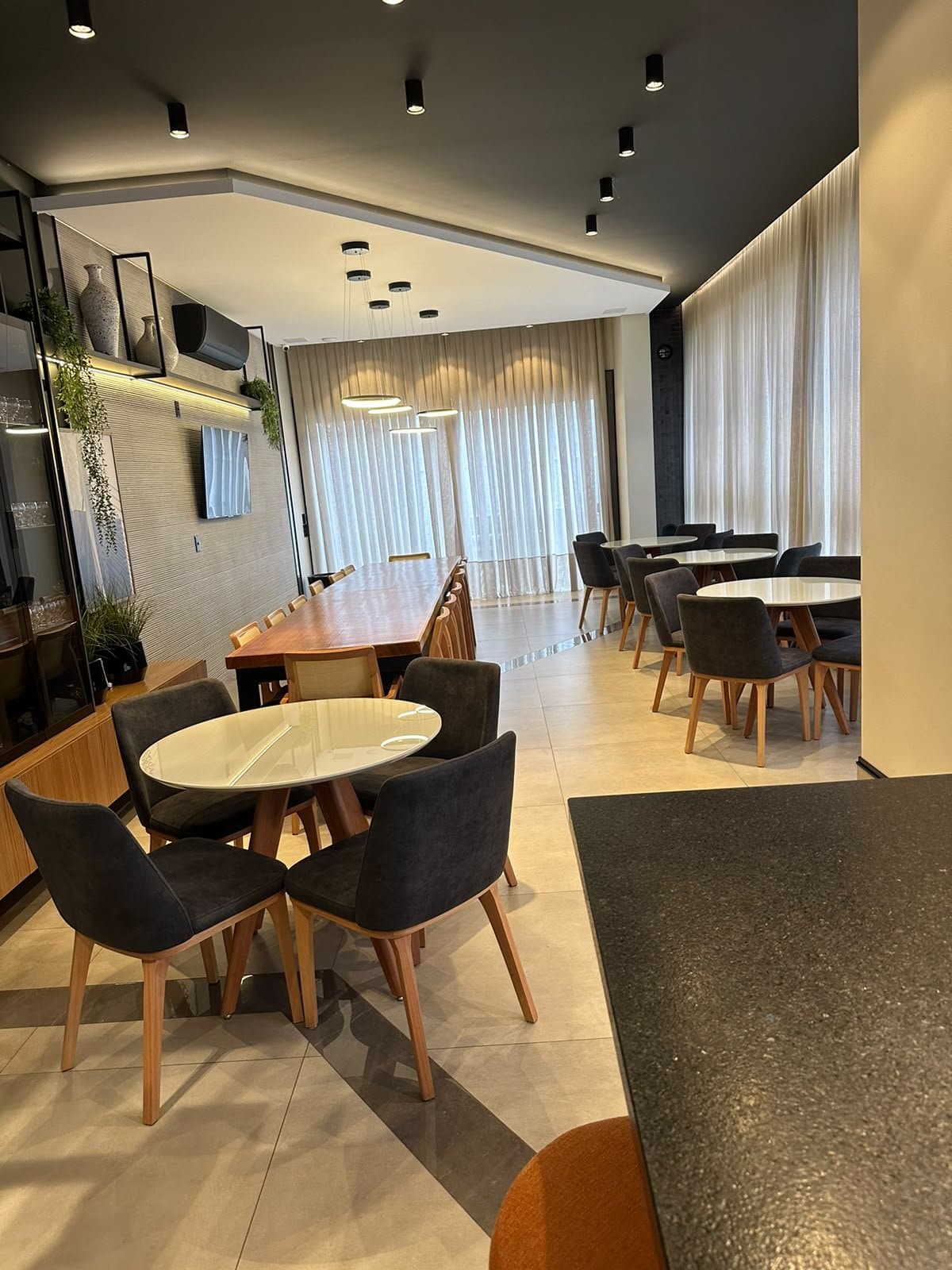 Apartamento de 3 quartos com 3 suítes e 130 m² em Bal. Camboriú