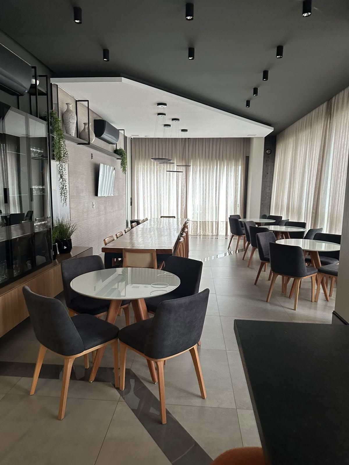 Apartamento de 3 quartos com 3 suítes e 130 m² em Bal. Camboriú