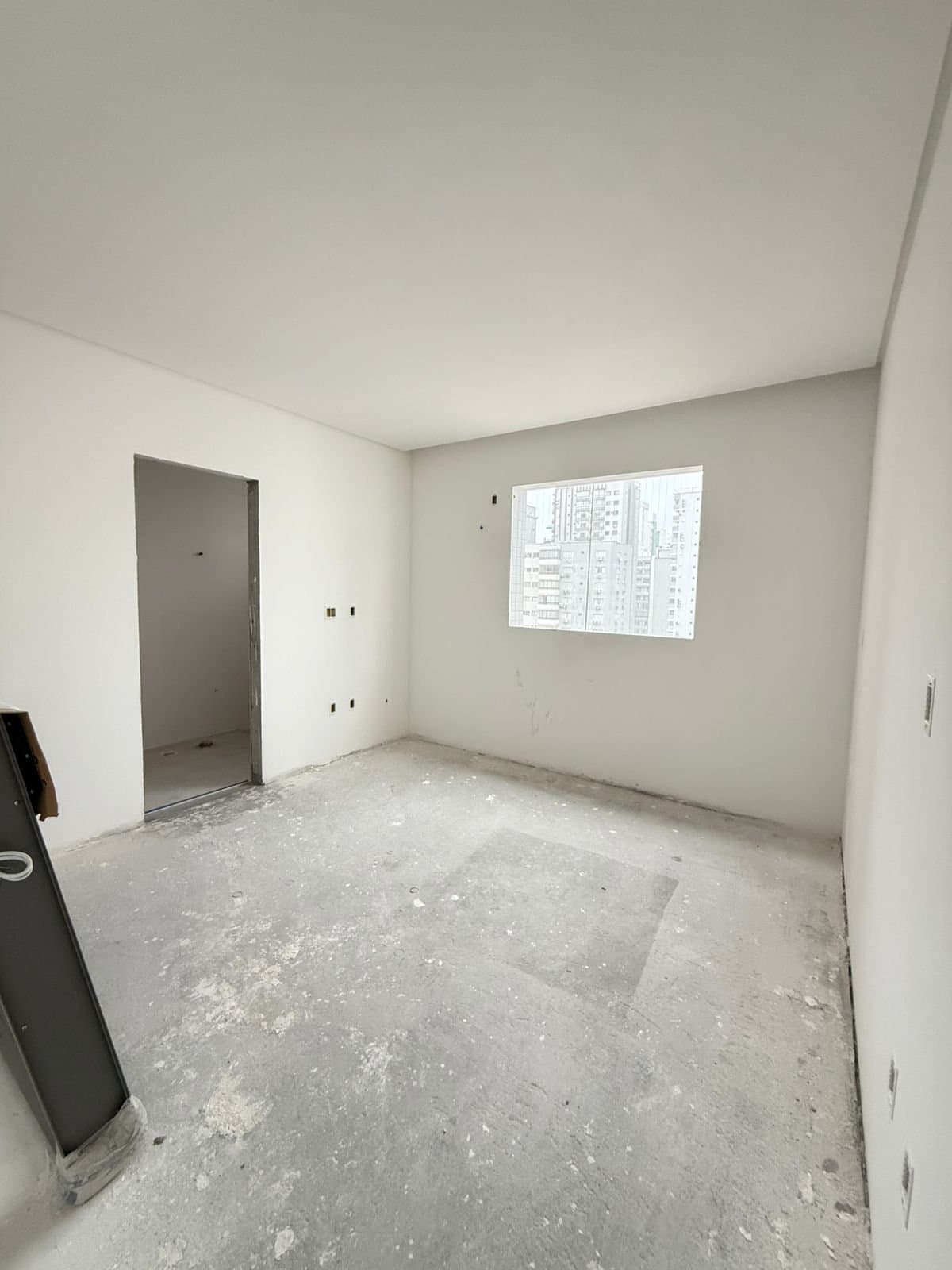 Apartamento de 4 quartos com 4 suítes e 161 m² em Bal. Camboriú