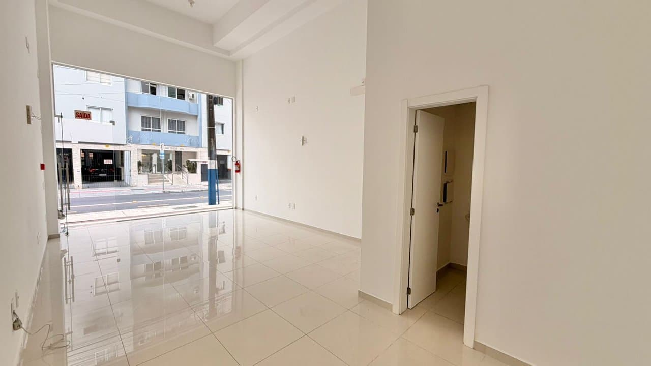 Sala Comercial 42 m² em Bal. Camboriú