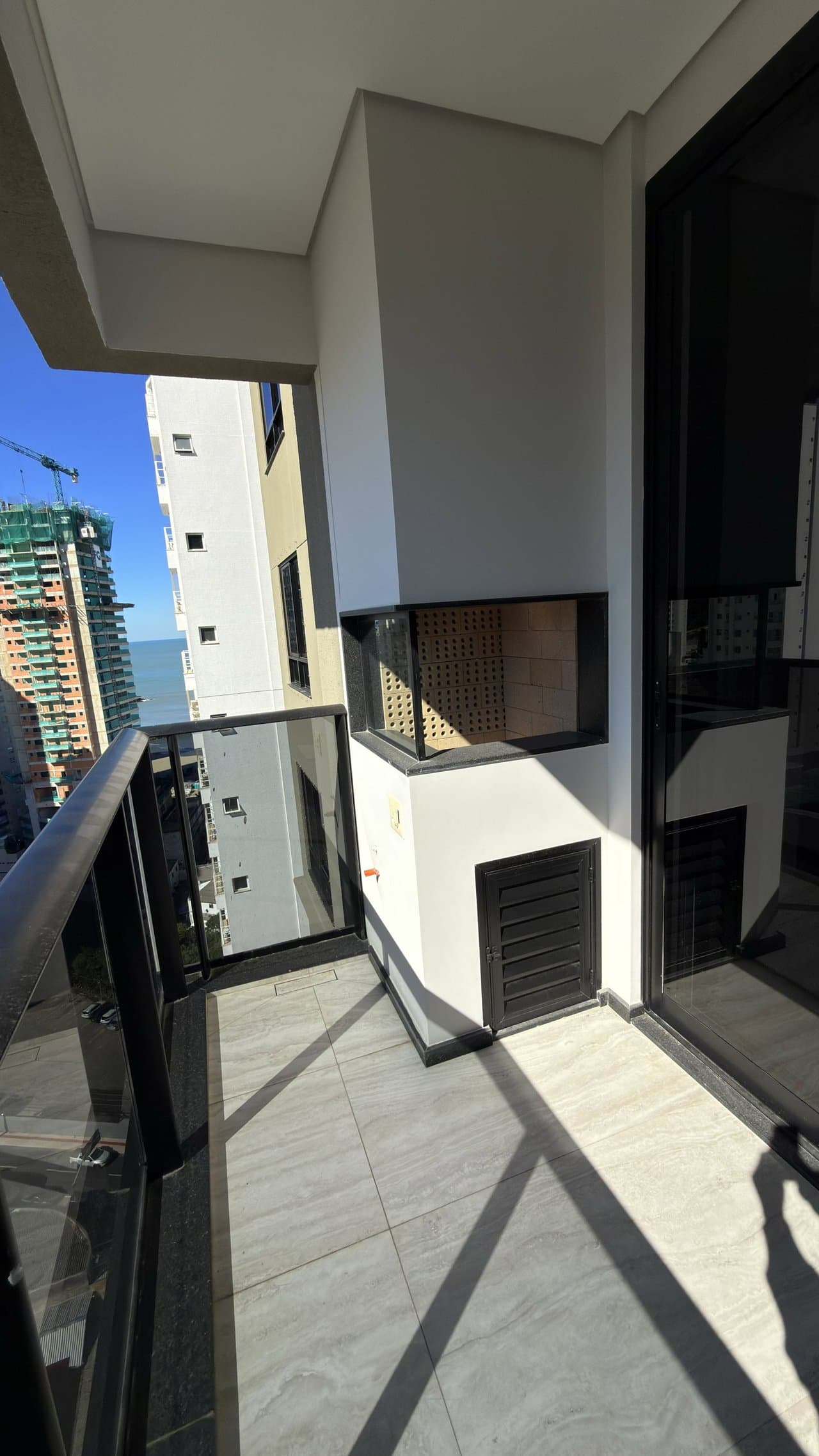 Apartamento de 4 quartos com 4 suítes e 146 m² em Bal. Camboriú