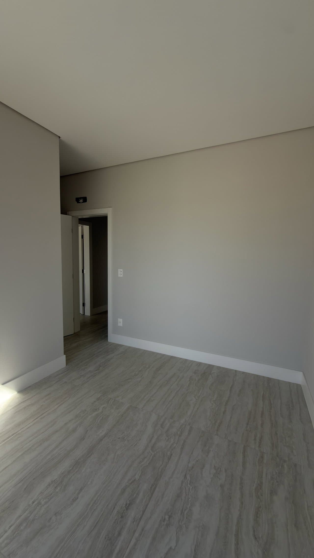 Apartamento de 4 quartos com 4 suítes e 146 m² em Bal. Camboriú