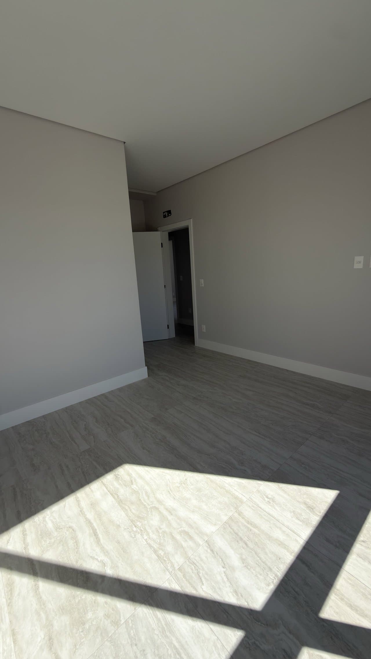 Apartamento de 4 quartos com 4 suítes e 146 m² em Bal. Camboriú