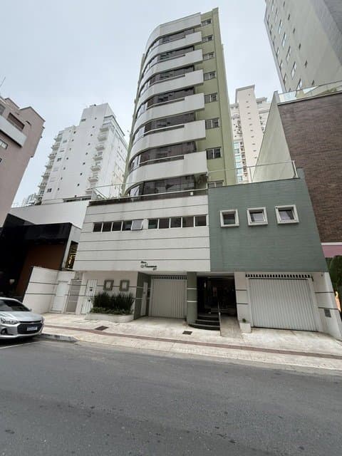 Differentiated de 3 quartos com 1 suíte e 244 m² em Bal. Camboriú