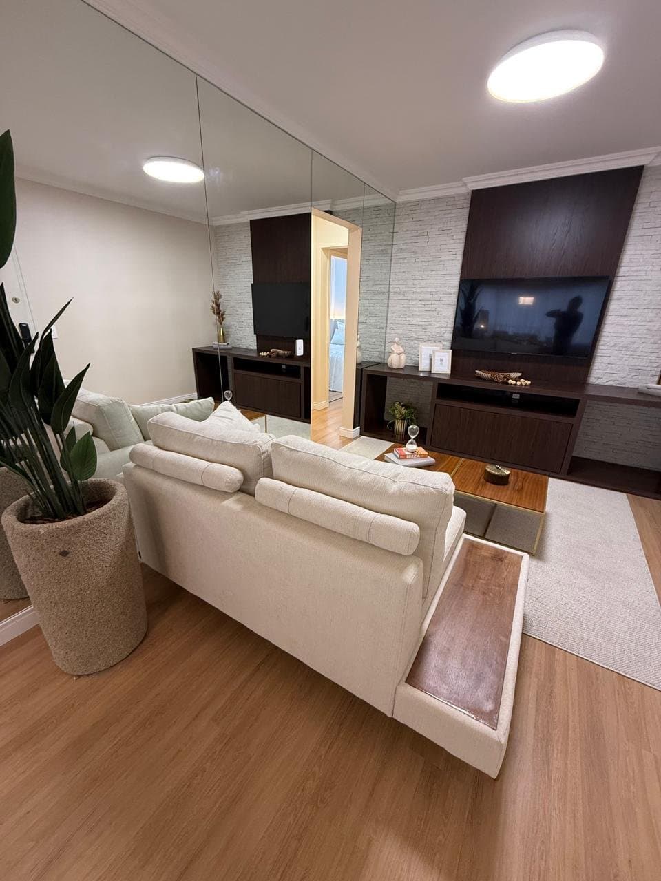 Differentiated de 3 quartos com 1 suíte e 244 m² em Bal. Camboriú