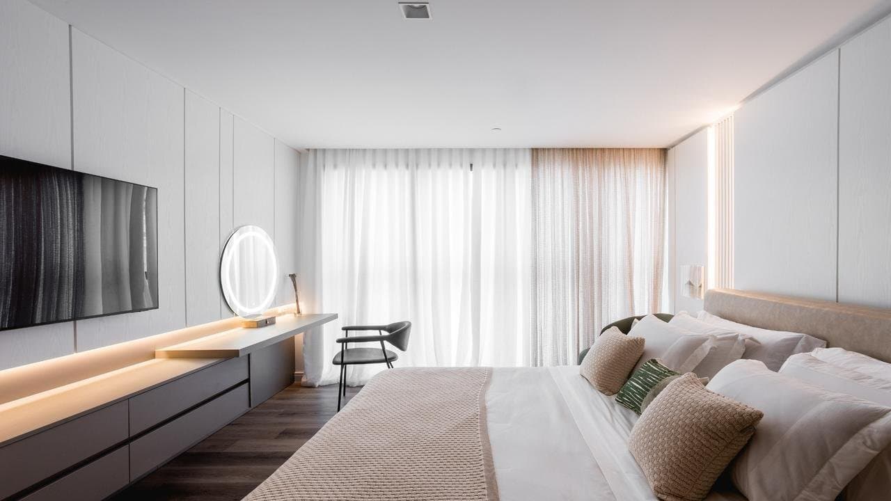 Apartamento de 4 quartos com 4 suítes e 196 m² em Bal. Camboriú