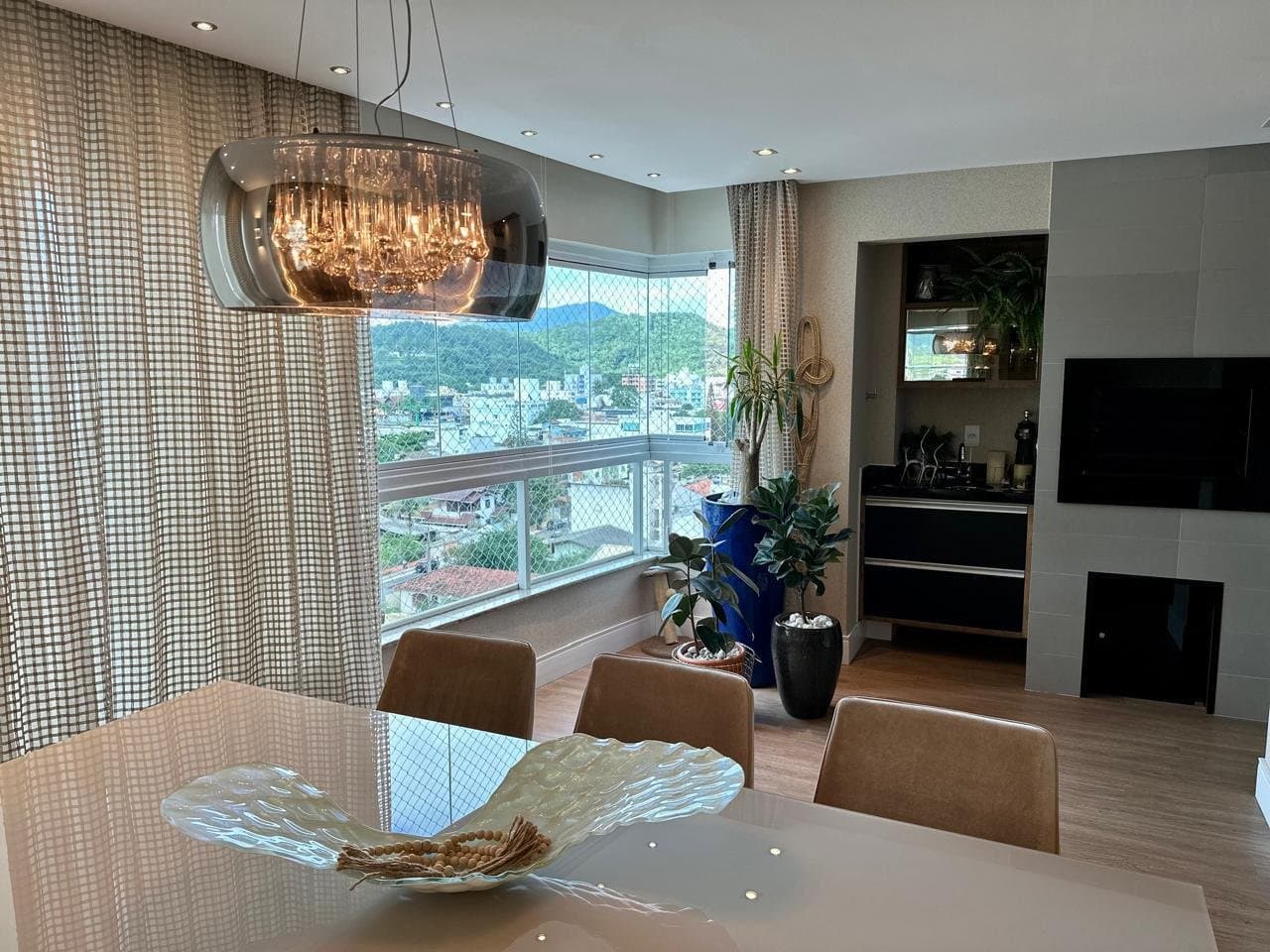 Apartamento de 3 quartos com 1 suíte e 124 m² em Bal. Camboriú