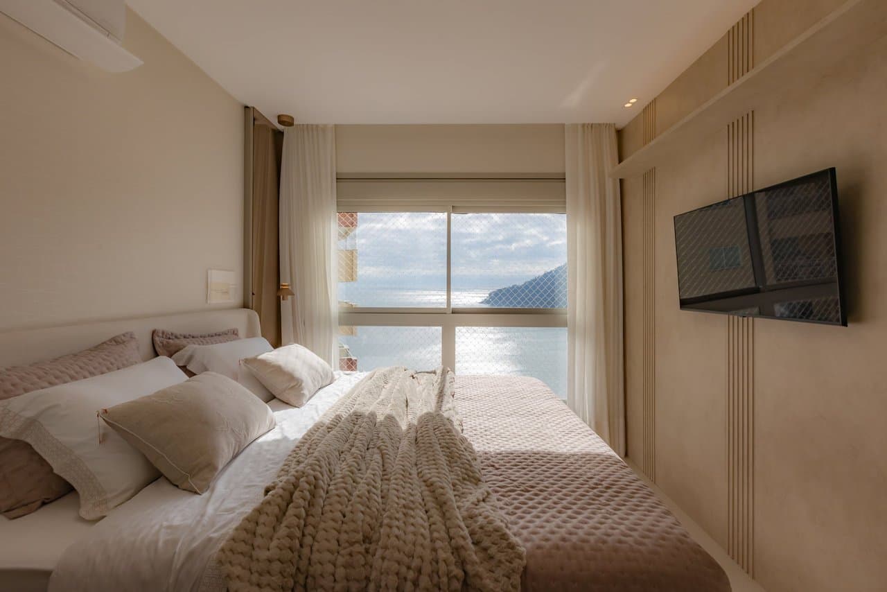 Apartamento de 4 quartos com 4 suítes e 160 m² em Bal. Camboriú