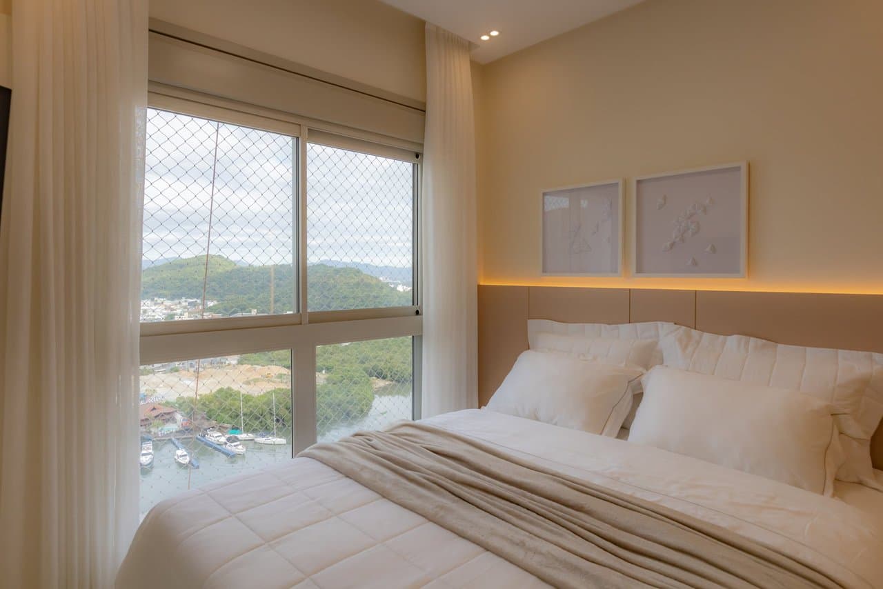 Apartamento de 4 quartos com 4 suítes e 160 m² em Bal. Camboriú