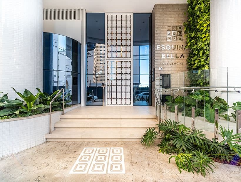 Apartamento de 4 quartos com 2 suítes e 161 m² em Bal. Camboriú