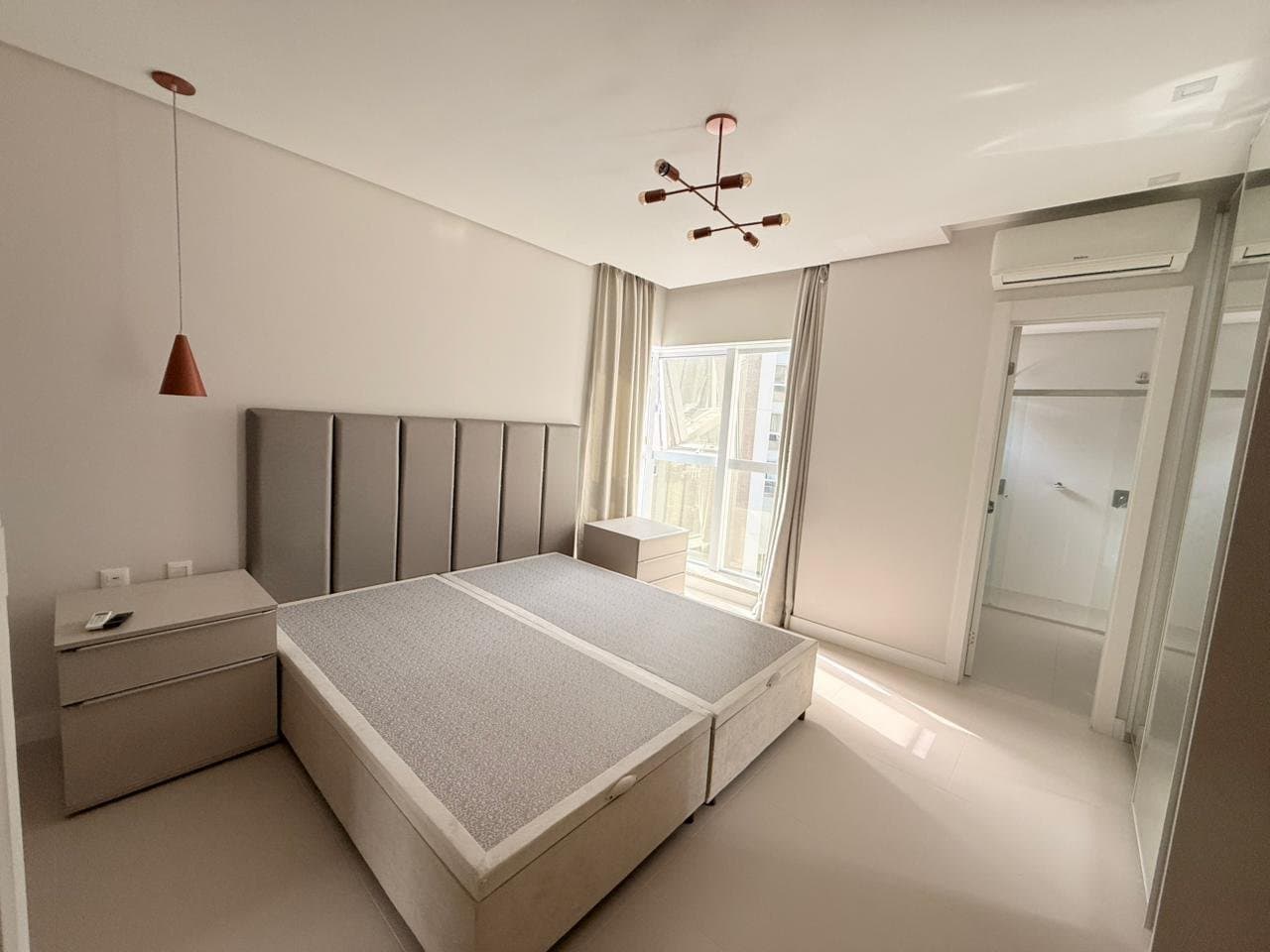 Apartamento de 4 quartos com 2 suítes e 161 m² em Bal. Camboriú