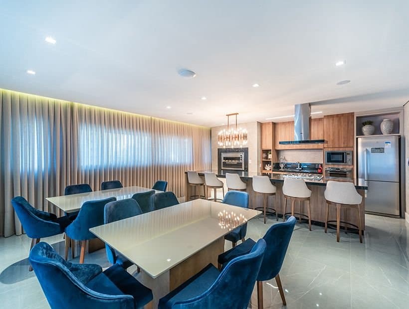 Apartamento de 4 quartos com 2 suítes e 161 m² em Bal. Camboriú