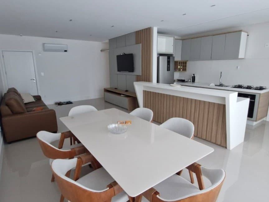 Apartamento de 3 quartos com 3 suítes e 117 m² em Bal. Camboriú
