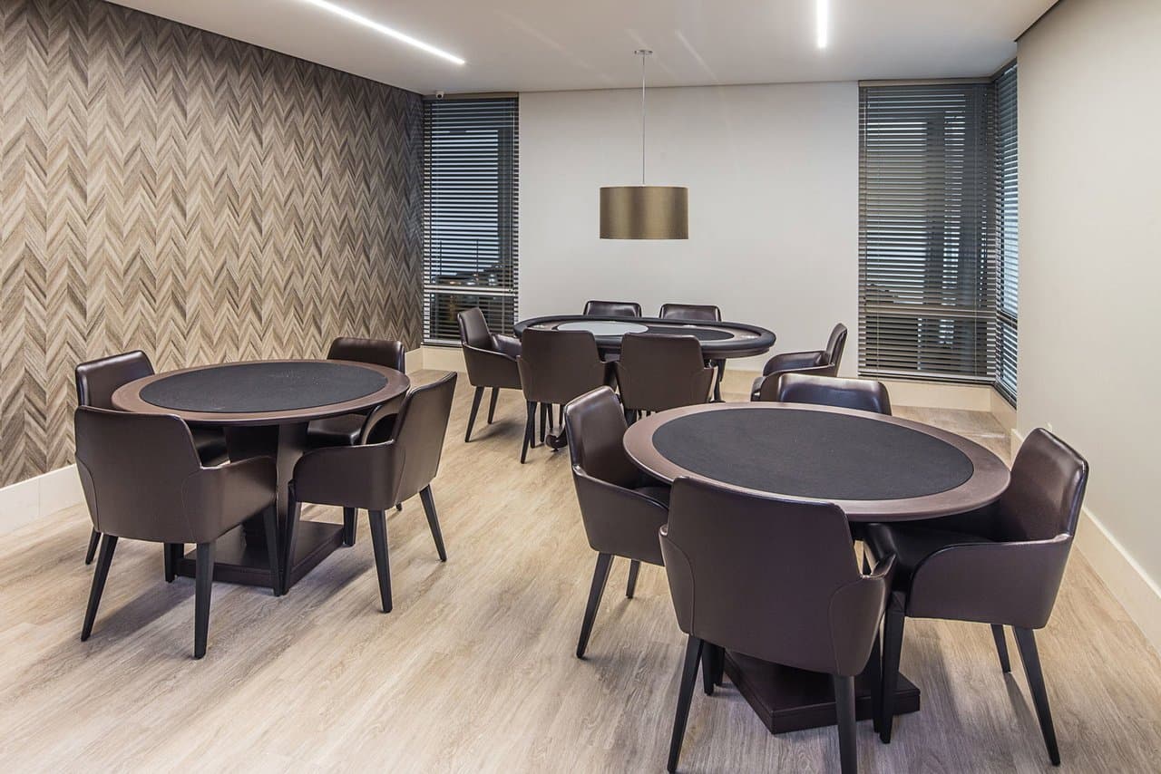 Apartamento de 4 quartos com 4 suítes e 237 m² em Bal. Camboriú