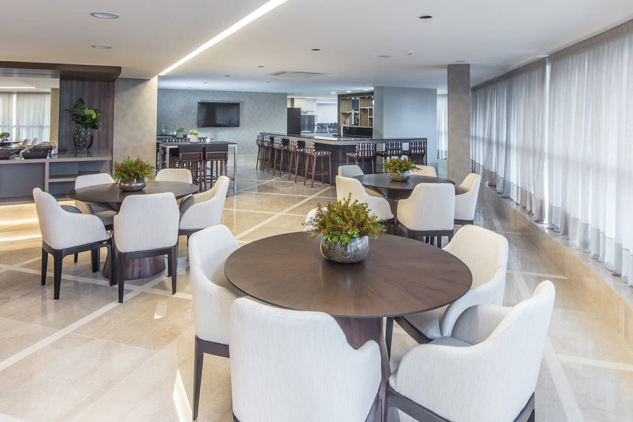 Apartamento de 4 quartos com 4 suítes e 237 m² em Bal. Camboriú
