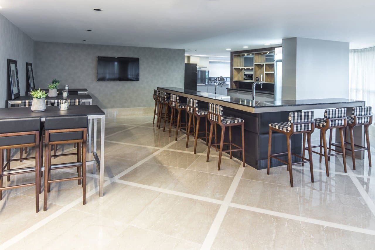 Apartamento de 4 quartos com 4 suítes e 237 m² em Bal. Camboriú