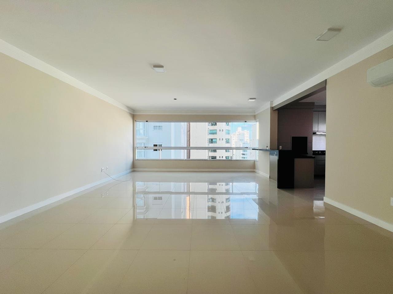 Apartamento de 2 quartos com 1 suíte e 134 m² em Bal. Camboriú