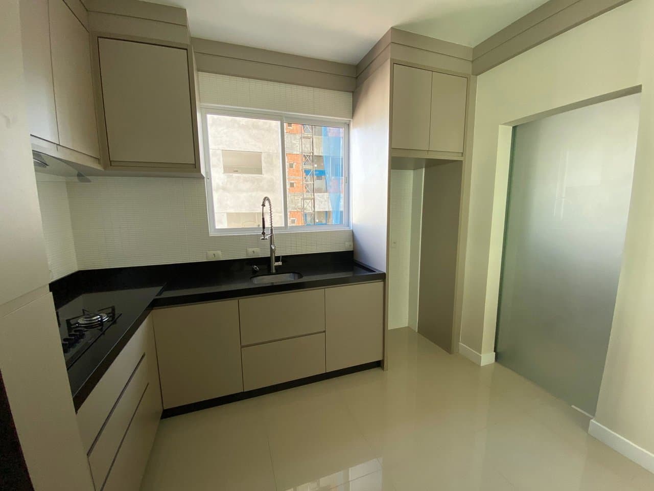 Apartamento de 2 quartos com 1 suíte e 134 m² em Bal. Camboriú