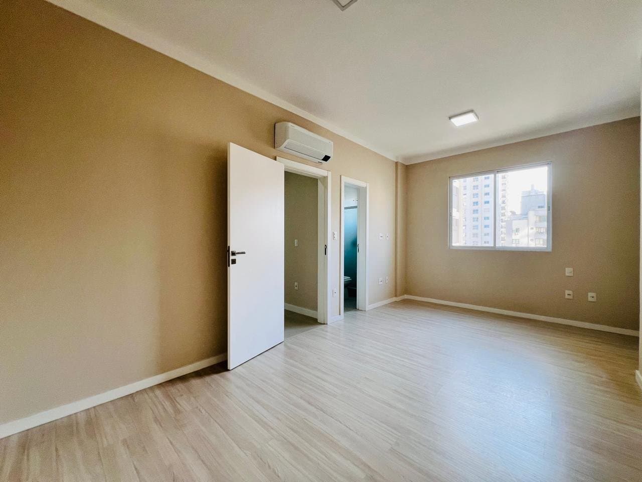Apartamento de 2 quartos com 1 suíte e 134 m² em Bal. Camboriú