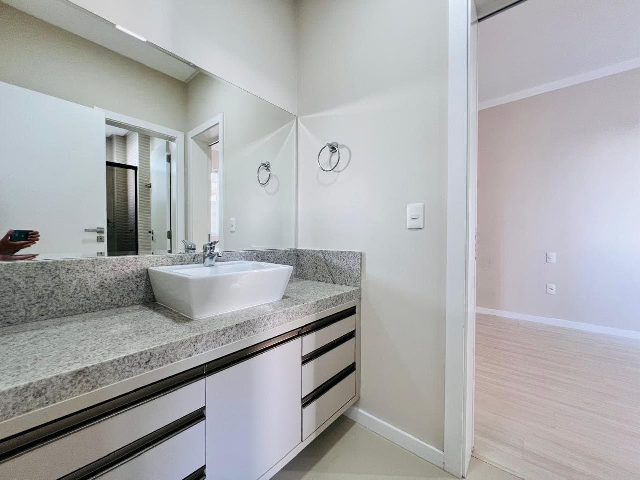 Apartamento de 2 quartos com 1 suíte e 134 m² em Bal. Camboriú