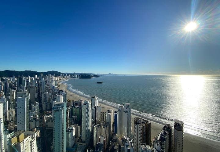 Apartamento de 4 quartos com 4 suítes e 171 m² em Bal. Camboriú
