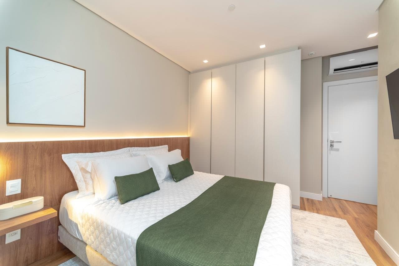 Apartamento de 4 quartos com 4 suítes e 171 m² em Bal. Camboriú
