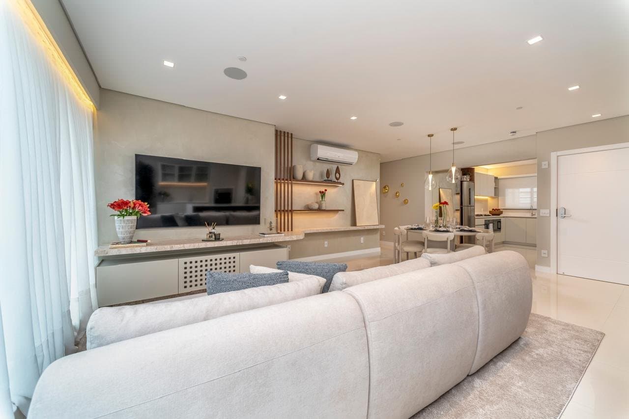 Apartamento de 4 quartos com 4 suítes e 171 m² em Bal. Camboriú
