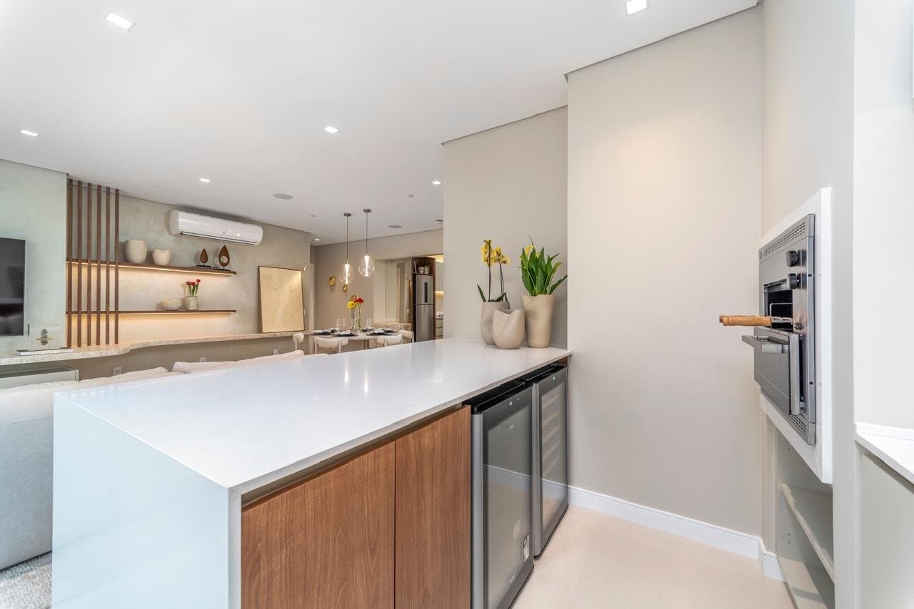Apartamento de 4 quartos com 4 suítes e 171 m² em Bal. Camboriú