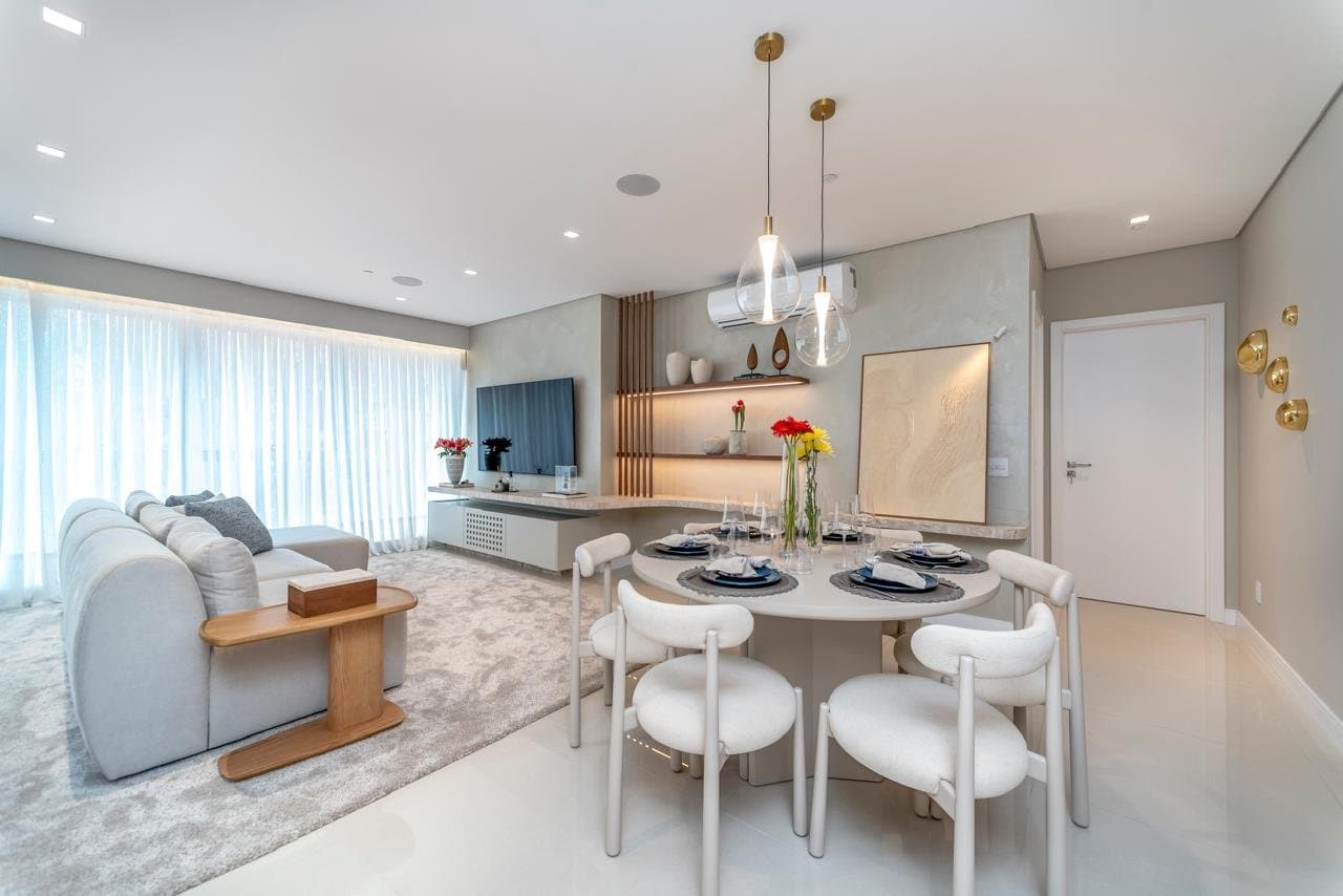 Apartamento de 4 quartos com 4 suítes e 171 m² em Bal. Camboriú