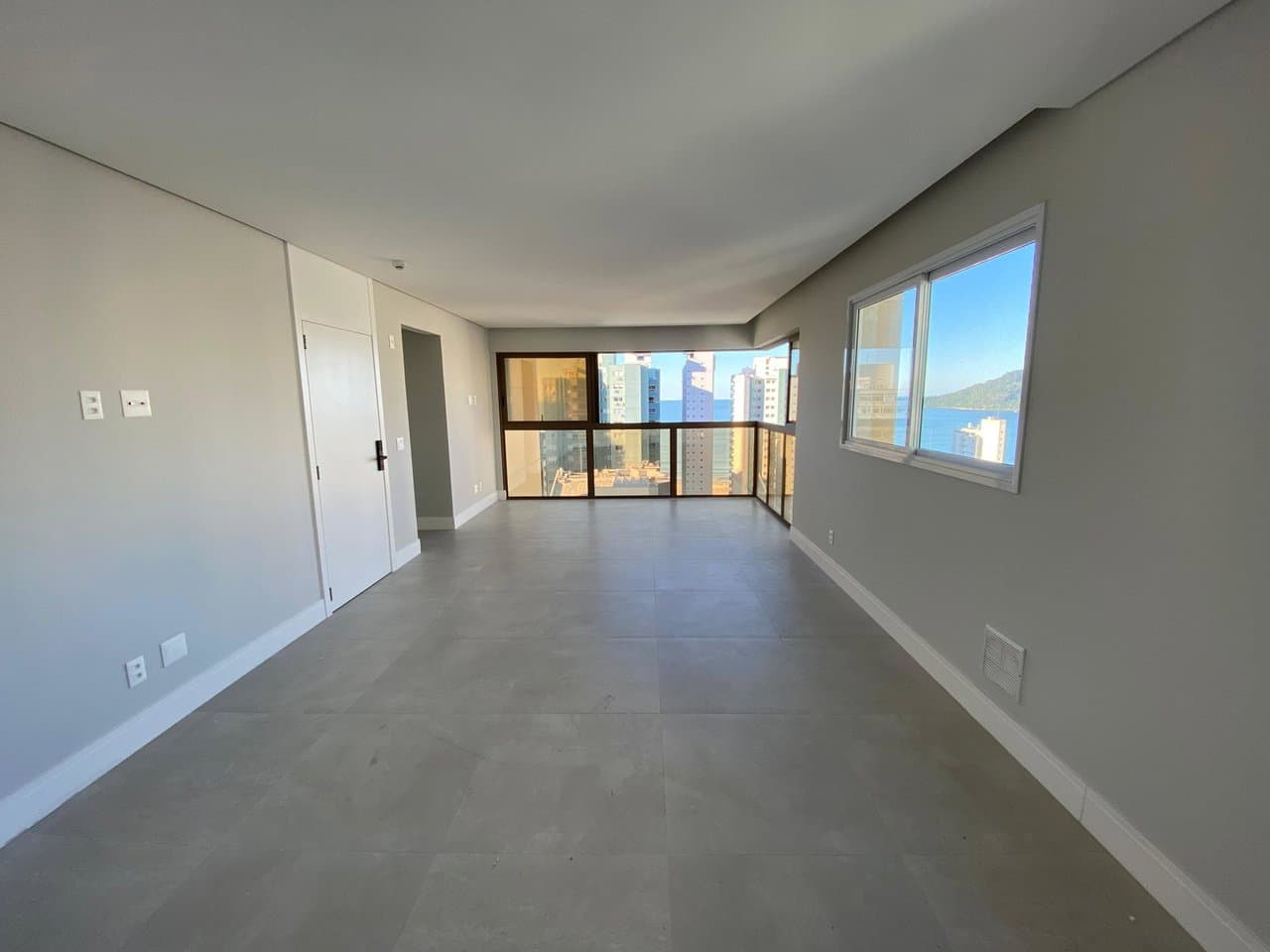 Apartamento de 3 quartos com 3 suítes e 118 m² em Bal. Camboriú