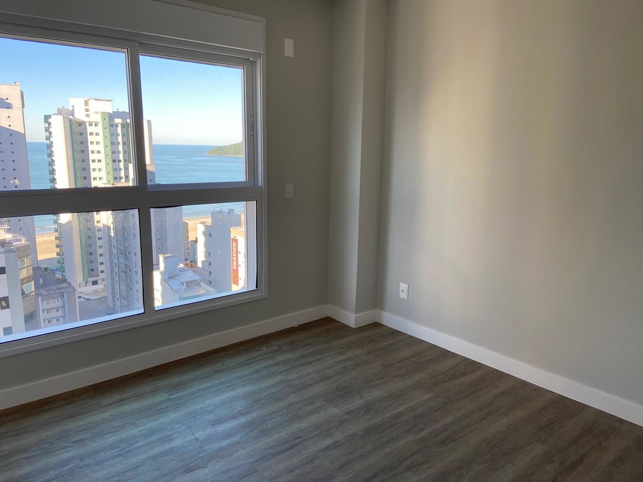 Apartamento de 3 quartos com 3 suítes e 118 m² em Bal. Camboriú