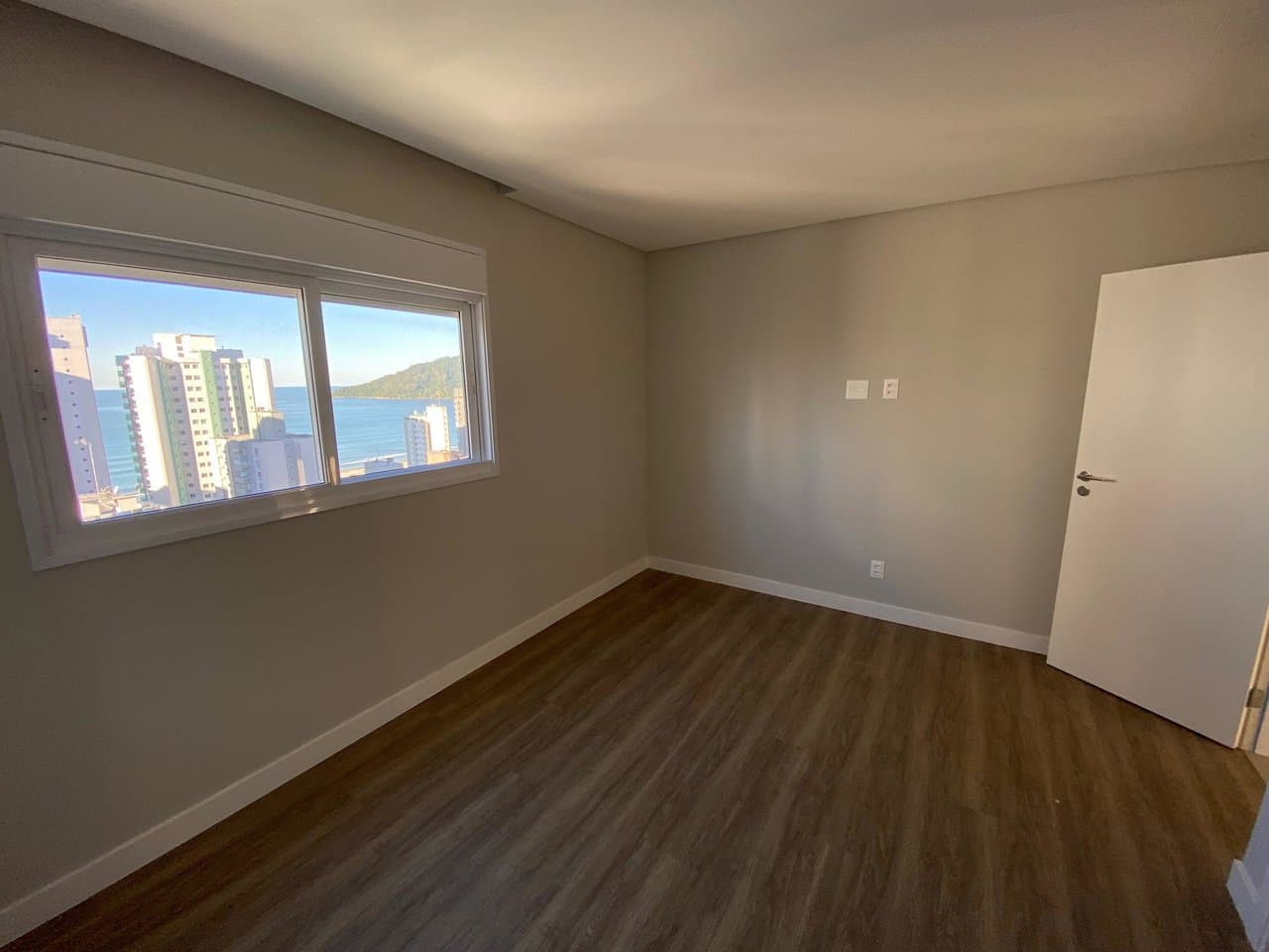 Apartamento de 3 quartos com 3 suítes e 118 m² em Bal. Camboriú