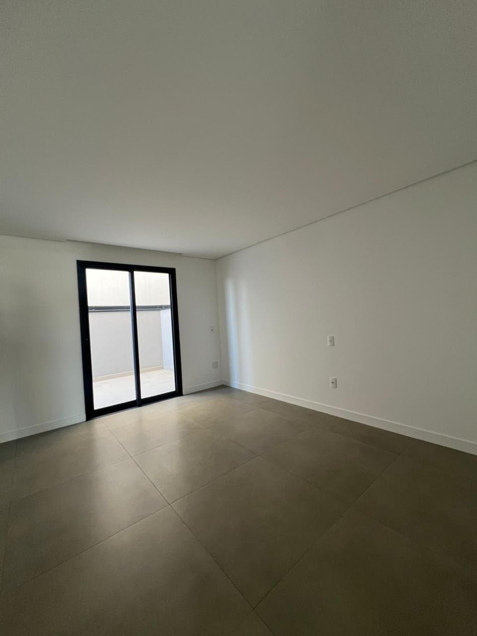 Apartamento de 3 quartos com 3 suítes e 105 m² em Bal. Camboriú